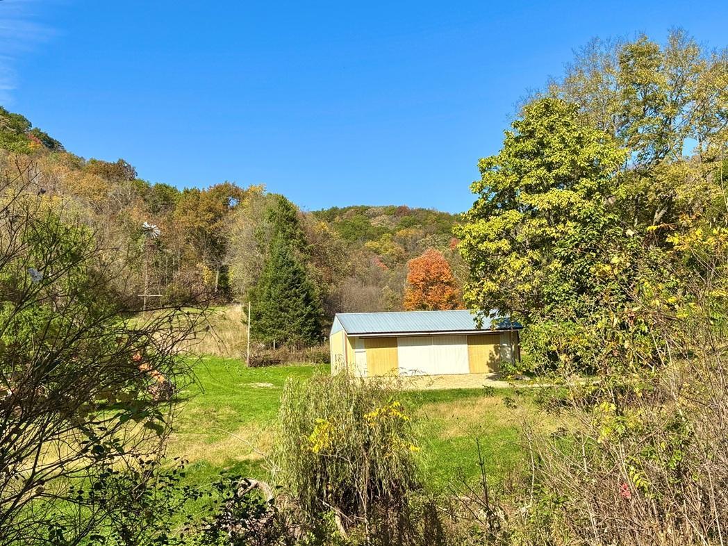 28095 Kerns Road Property Photo 6