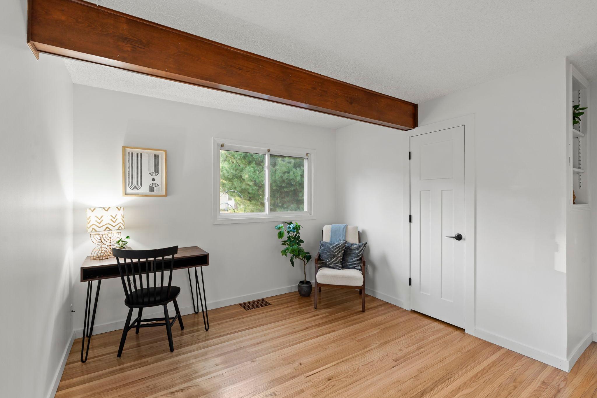 4740 Edgewood Avenue N Property Photo 8