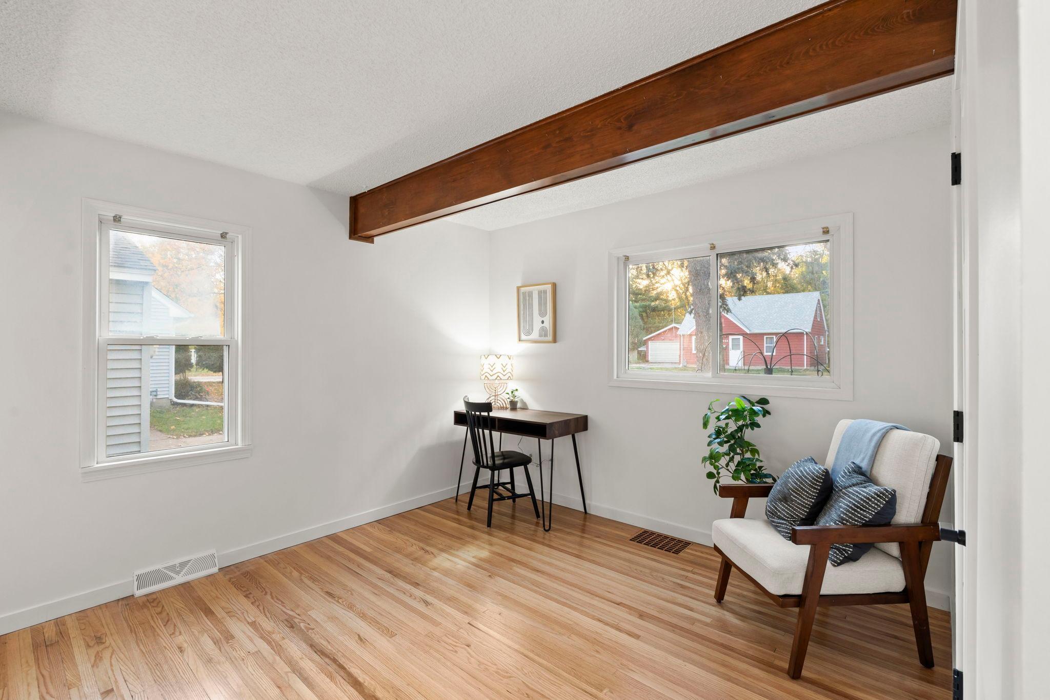 4740 Edgewood Avenue N Property Photo 9