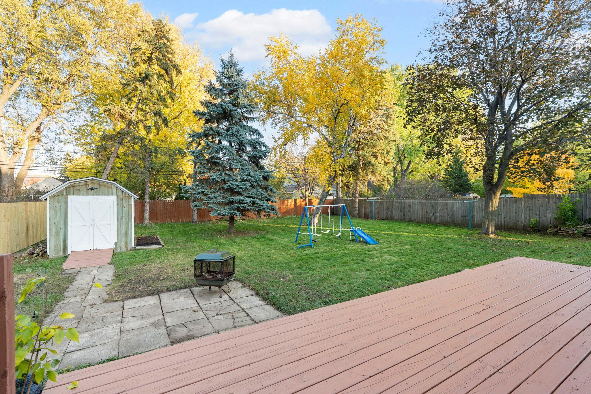 4740 Edgewood Avenue N Property Photo 45