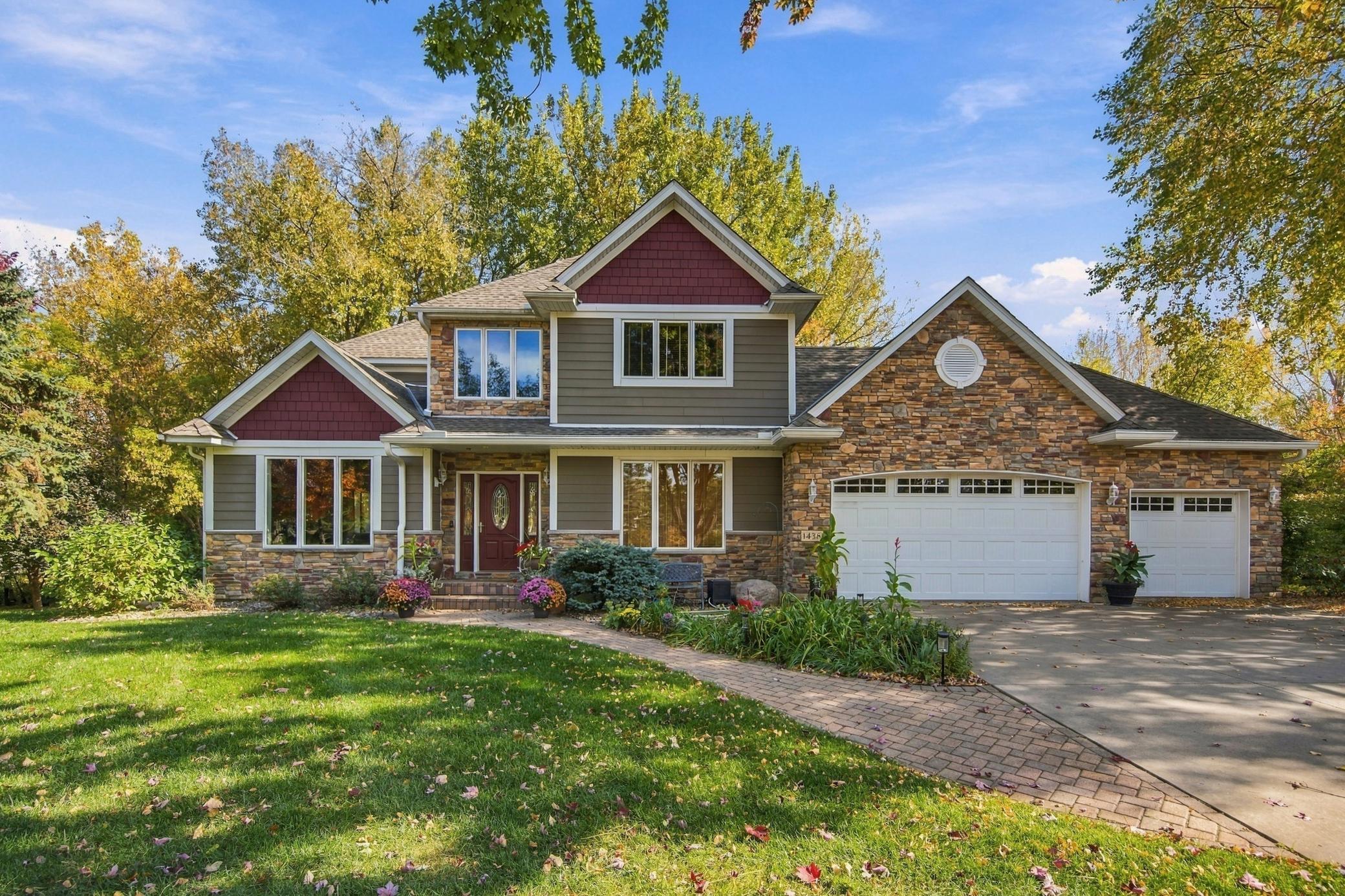 1438 Pondview Circle Property Photo 1