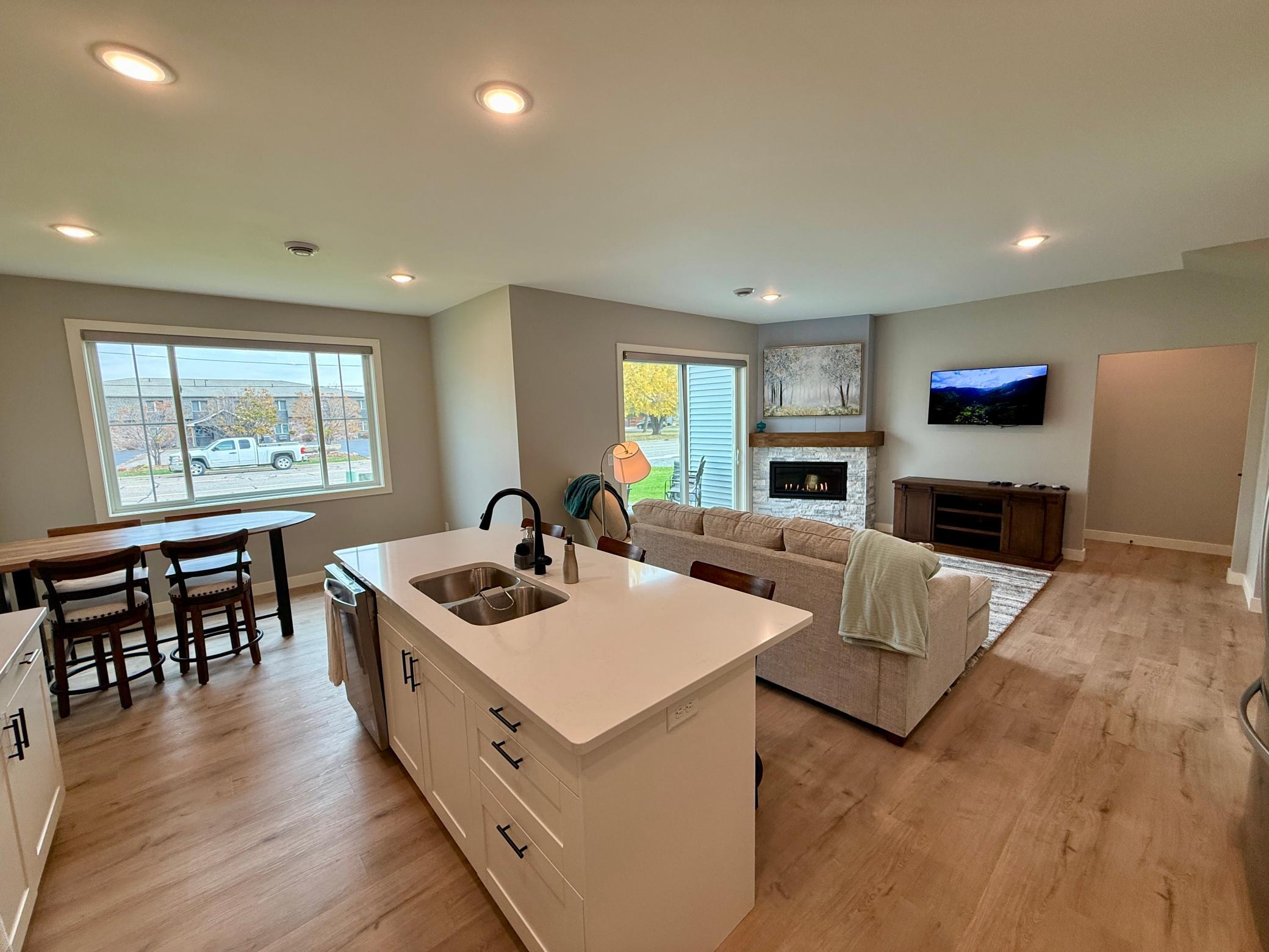 329 Martinson Boulevard Property Photo 3