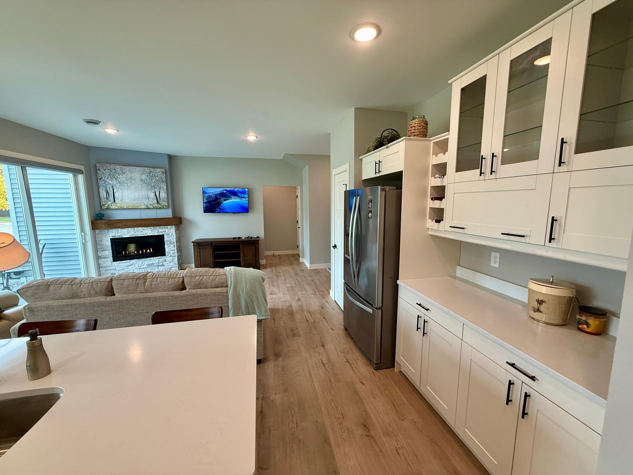 329 Martinson Boulevard Property Photo 11