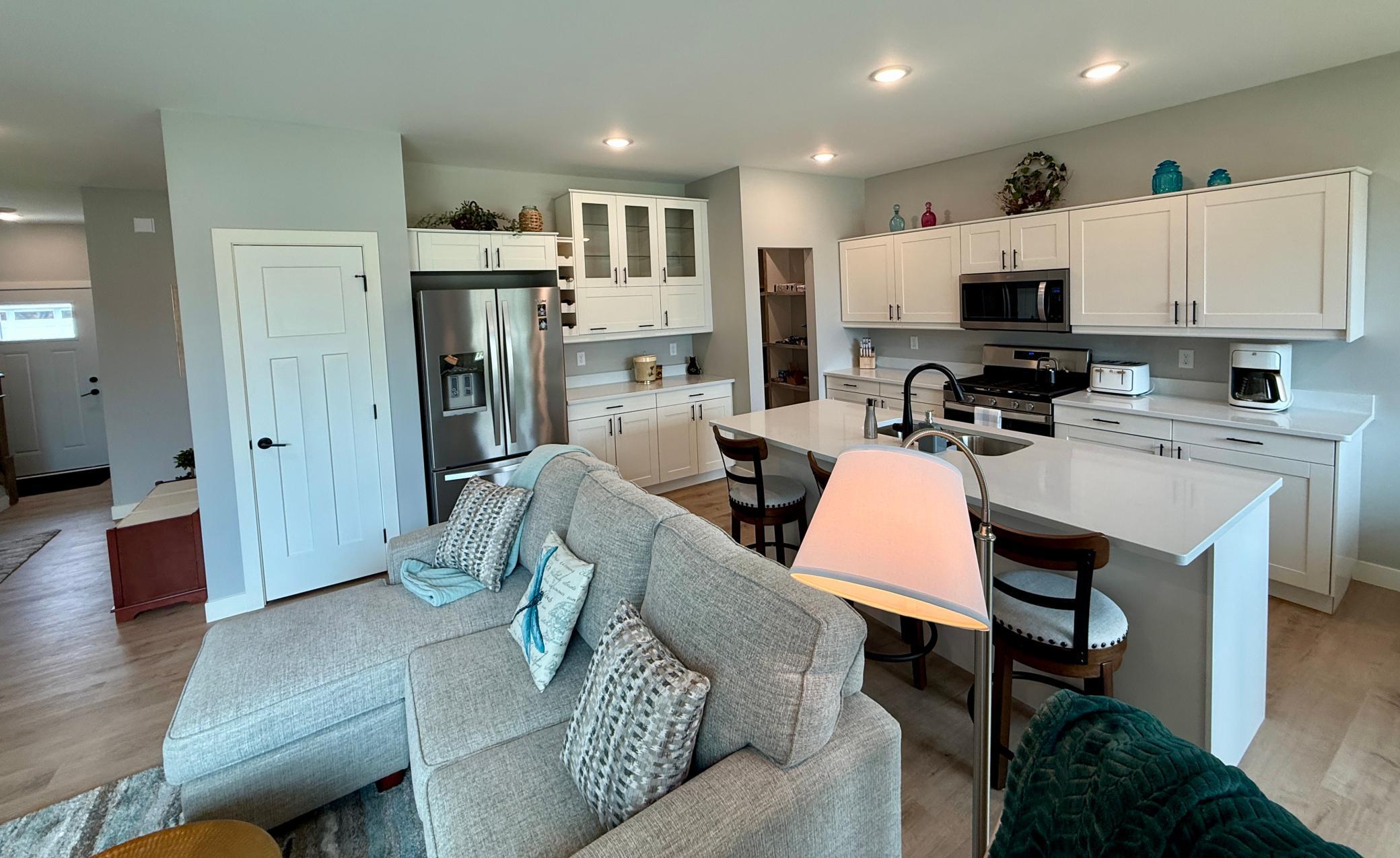 329 Martinson Boulevard Property Photo 12