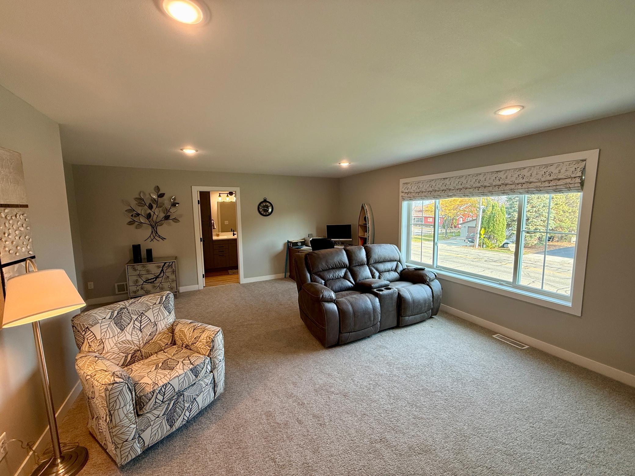 329 Martinson Boulevard Property Photo 22