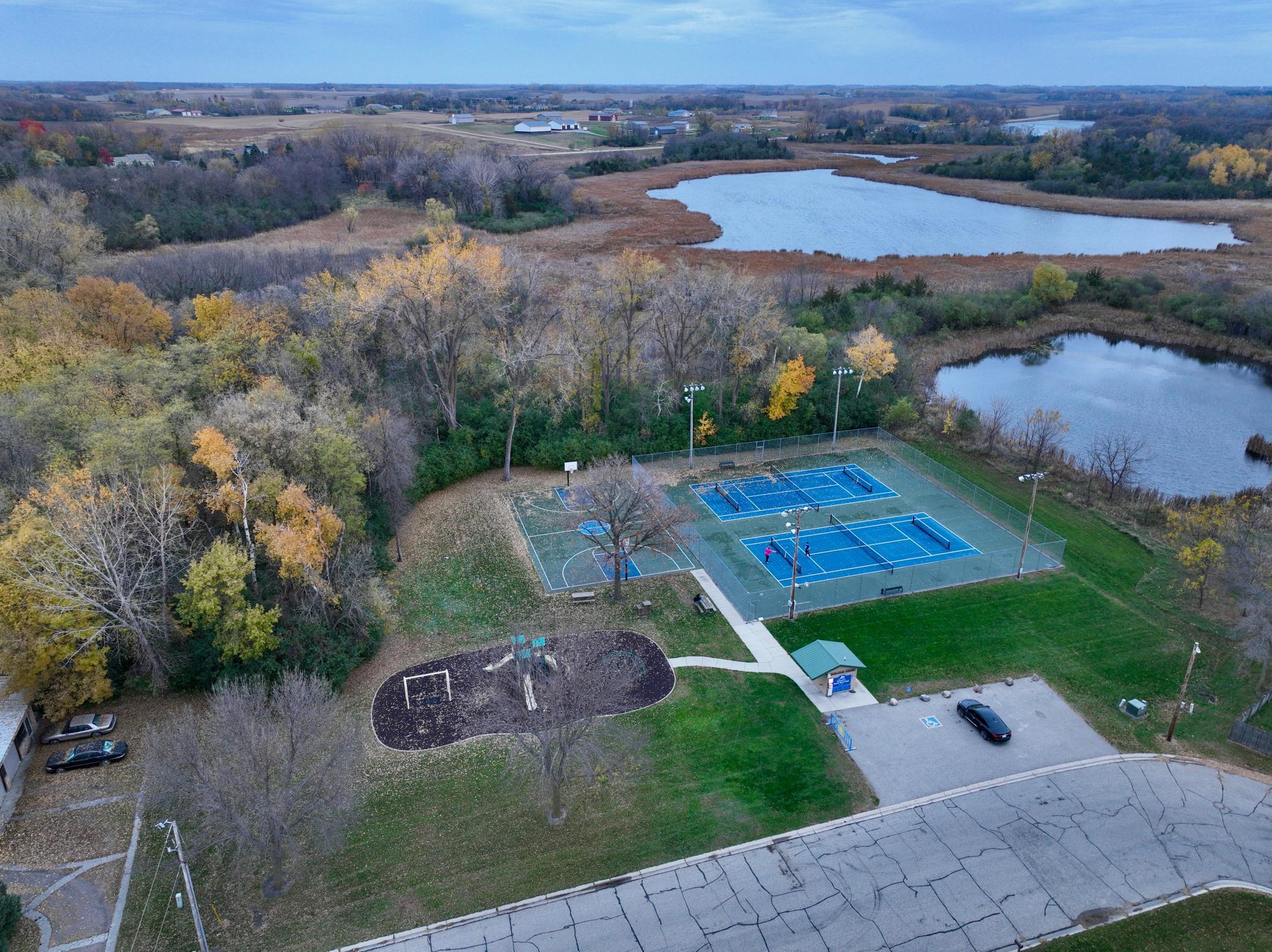 329 Martinson Boulevard Property Photo 26