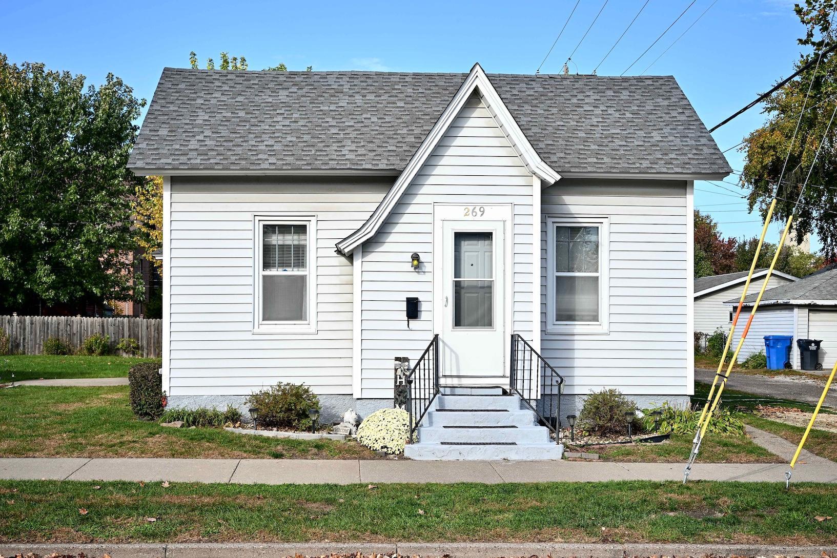 269 Carimona Street Property Photo 1
