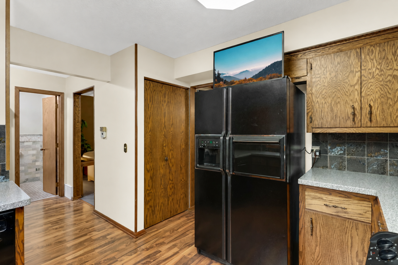 10250 Berkshire Road Property Photo 13