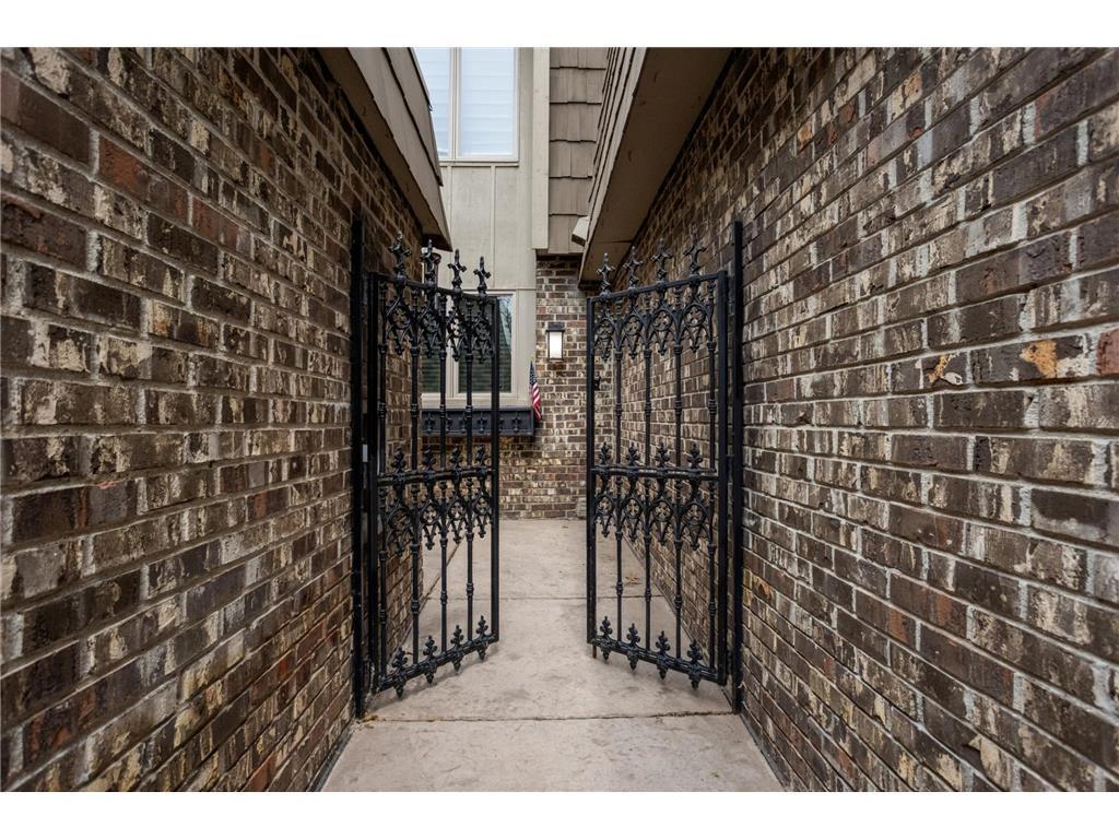 10250 Berkshire Road Property Photo 21