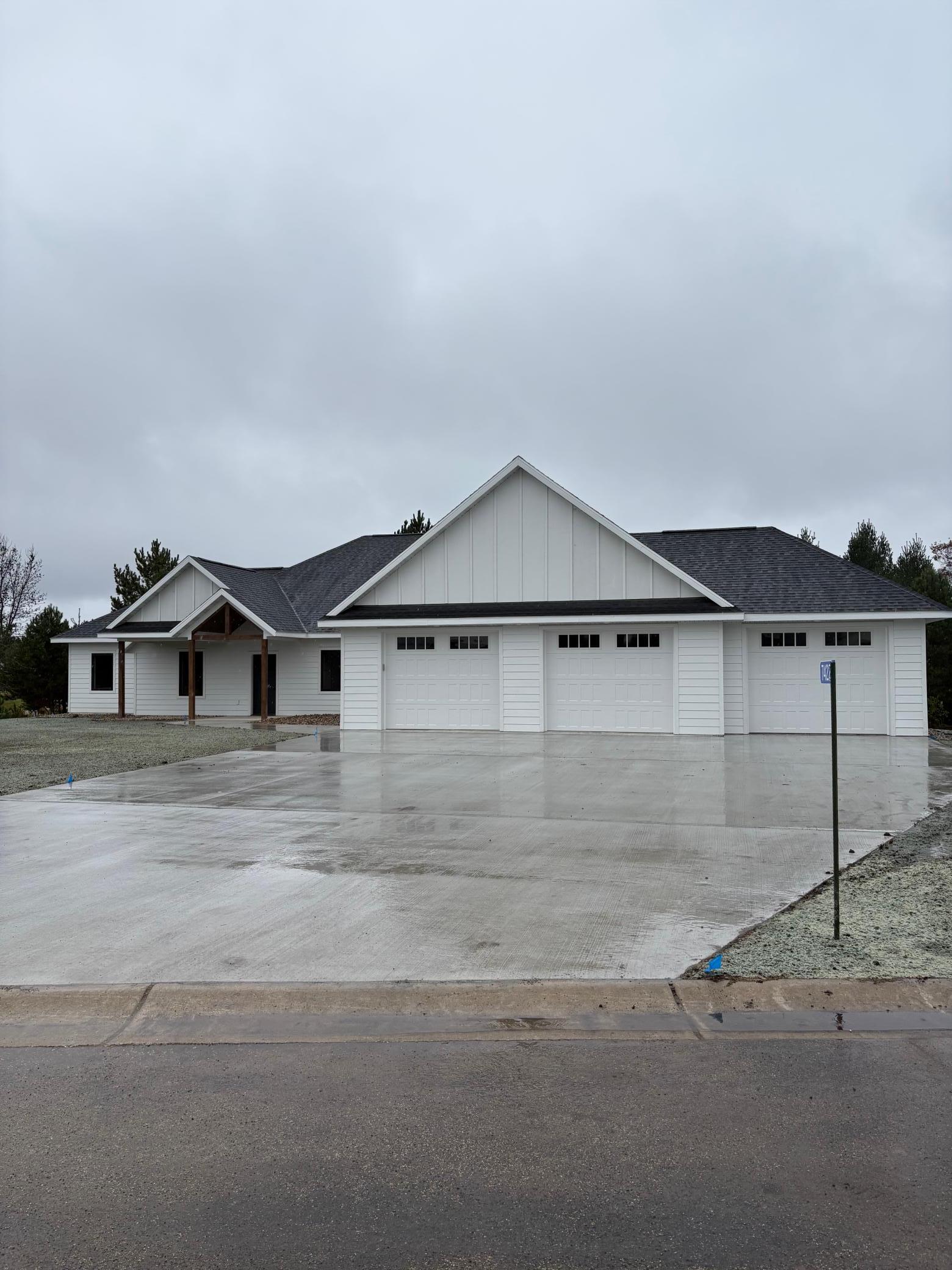 4466 Chainview Drive Nw Property Photo 1