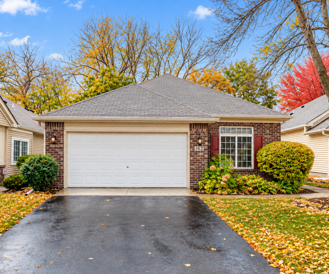 162 Lakeview Road E Property Photo 1