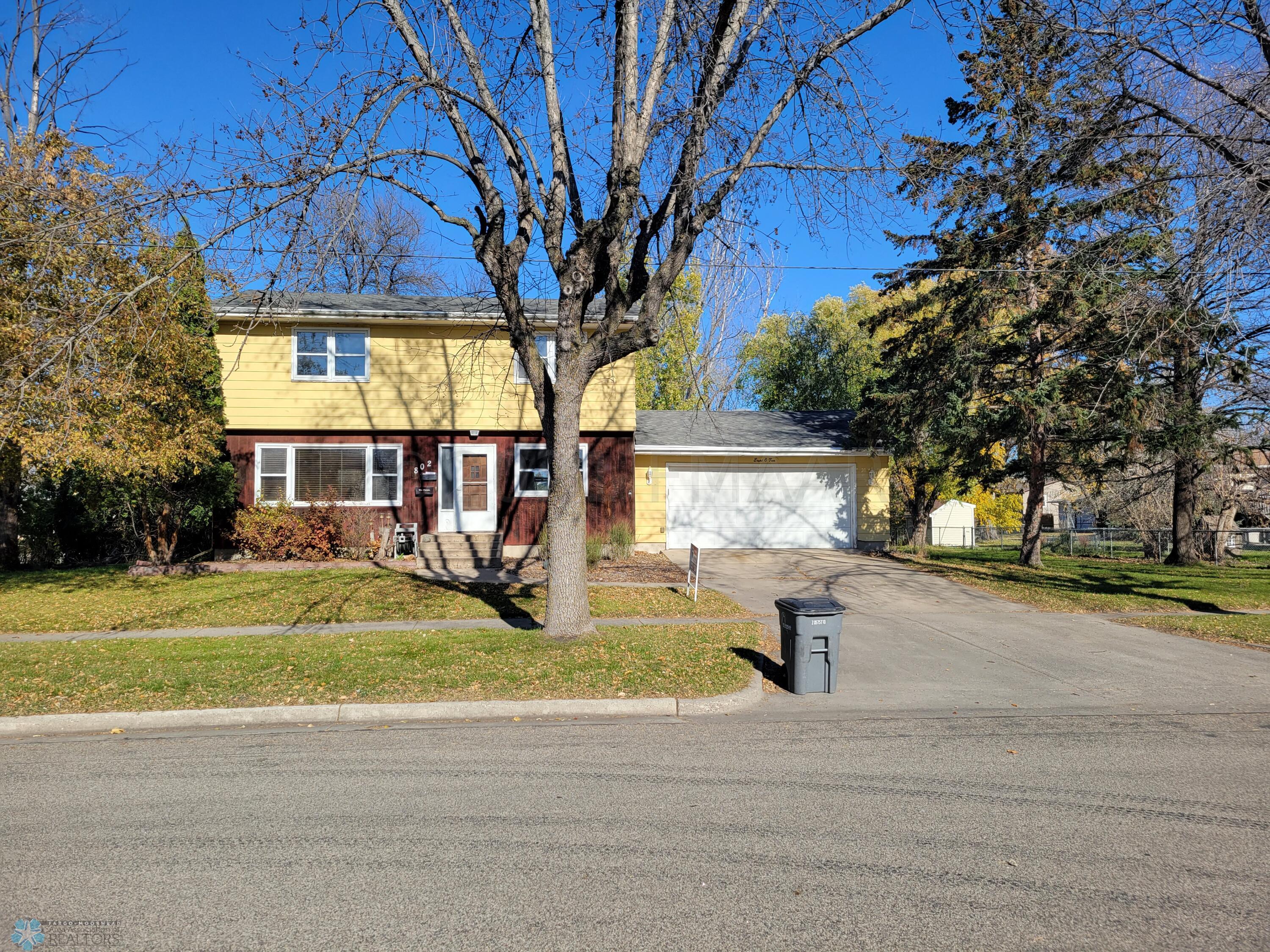 802 11th Avenue N Property Photo 2