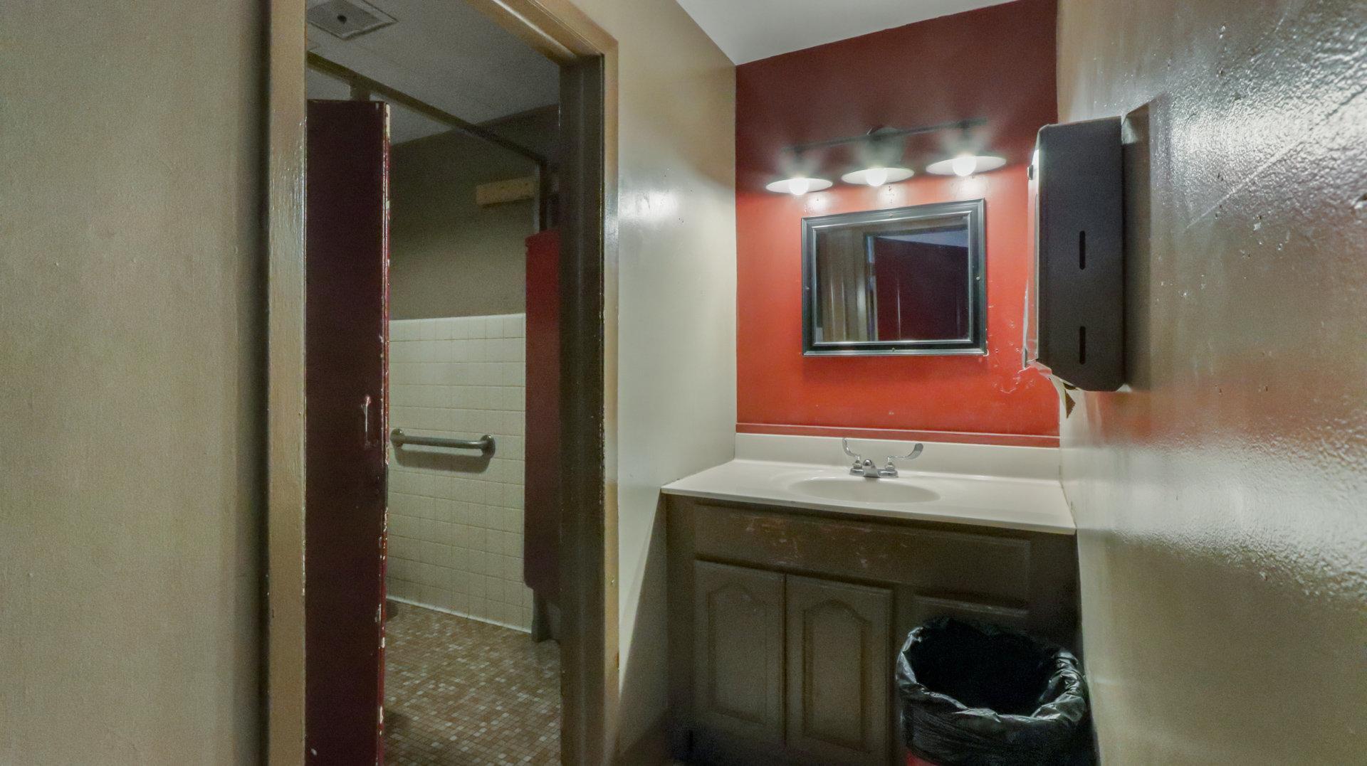 619 Broadway Street Property Photo 16