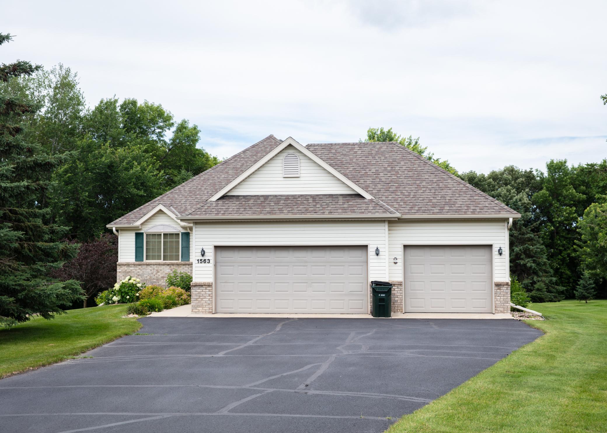 1563 Melvina Lane Property Photo 1