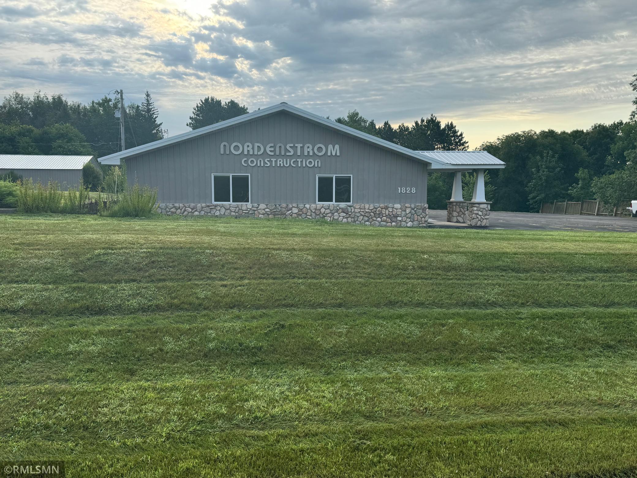 1828 Highway 65 Property Photo 2