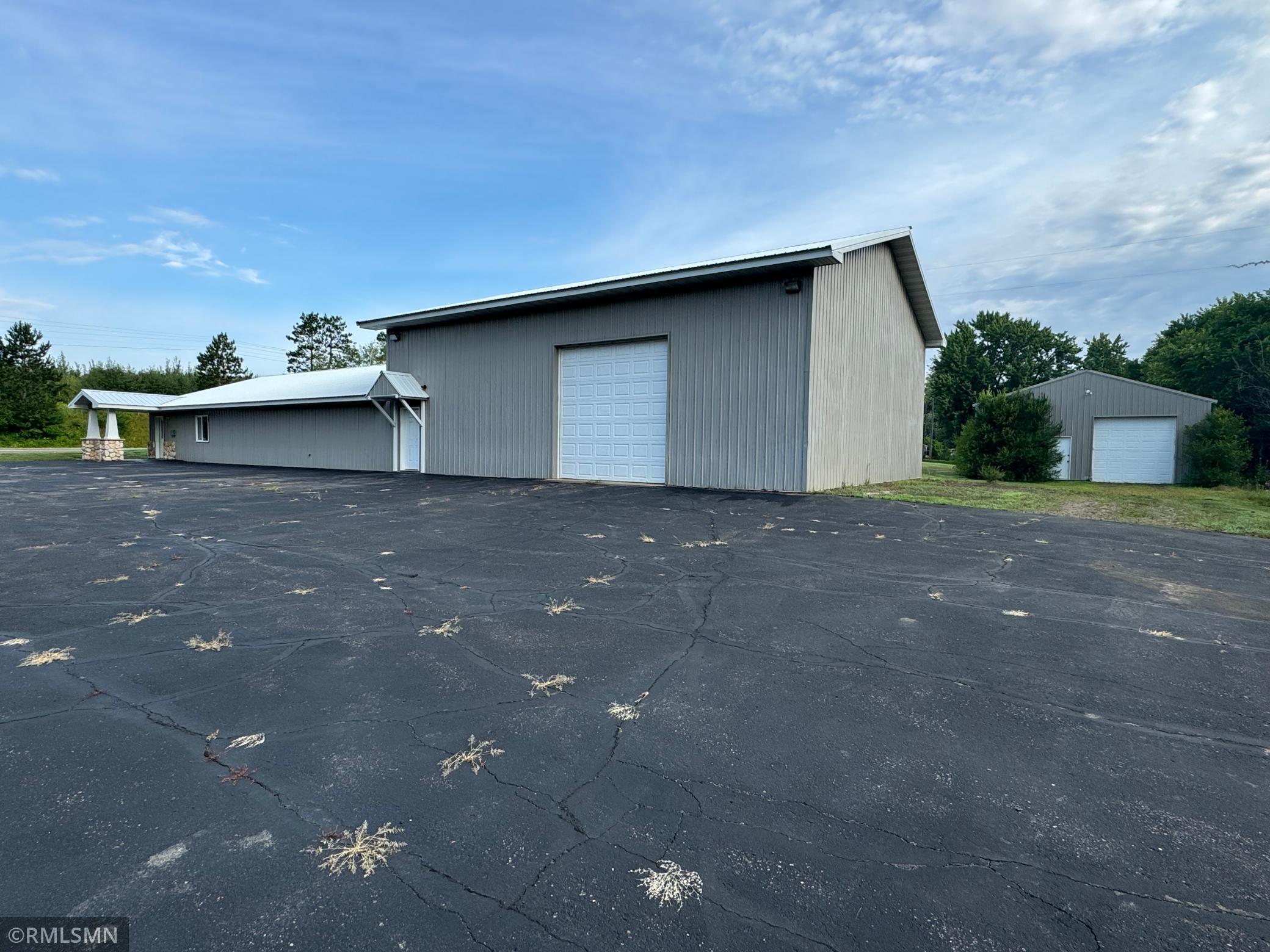 1828 Highway 65 Property Photo 5