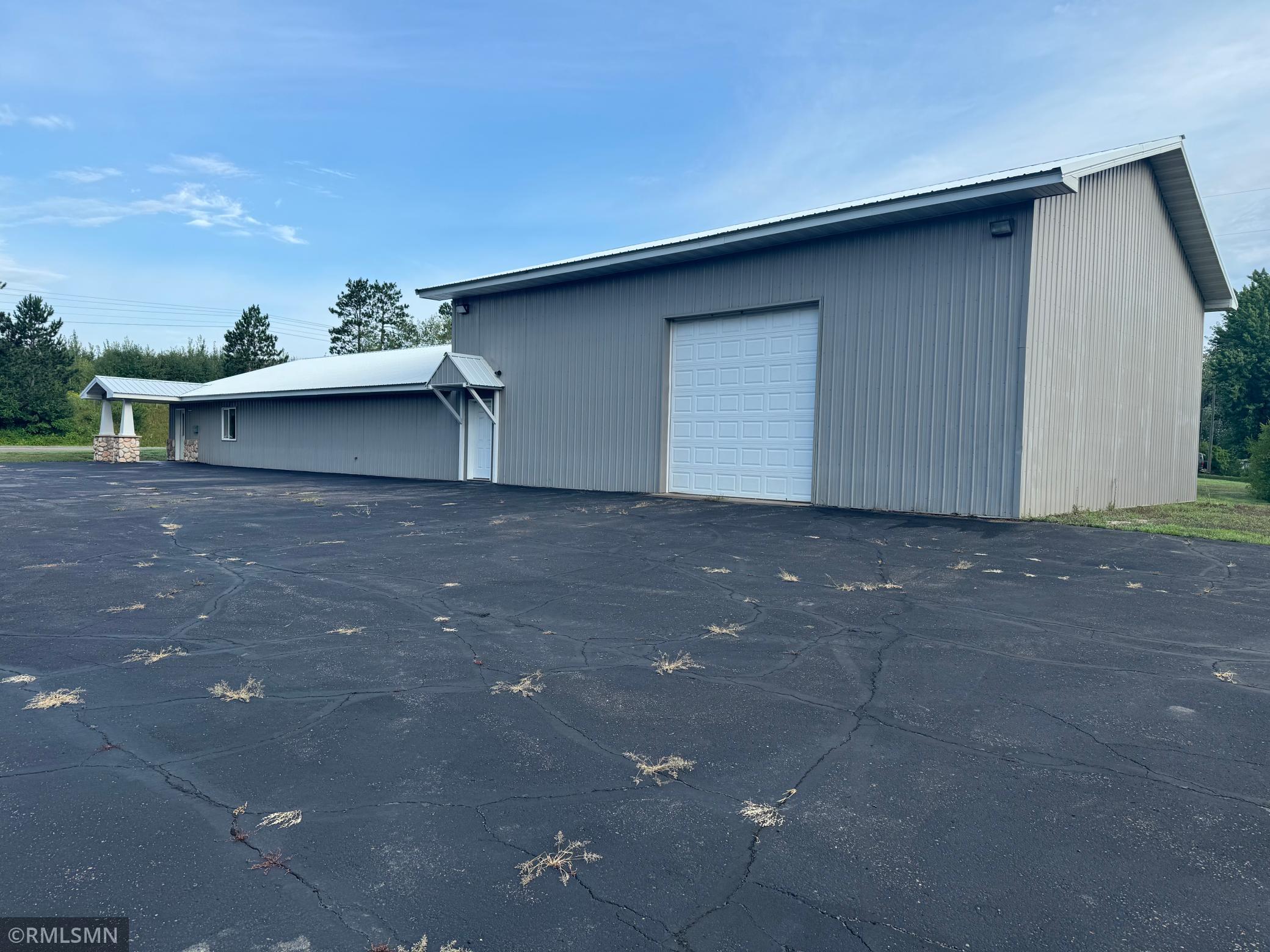 1828 Highway 65 Property Photo 6