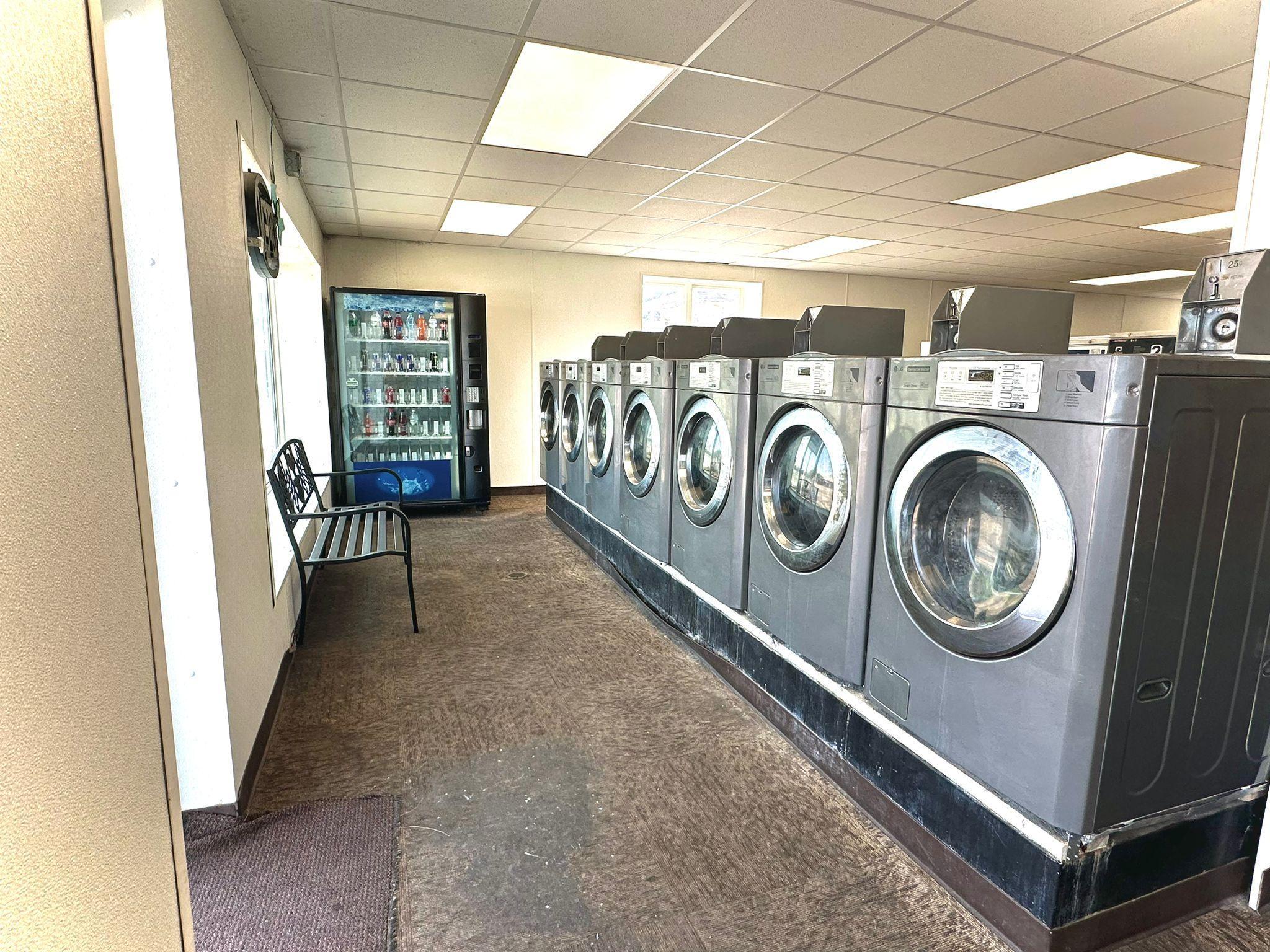 1528 Oxford Street Property Photo 4