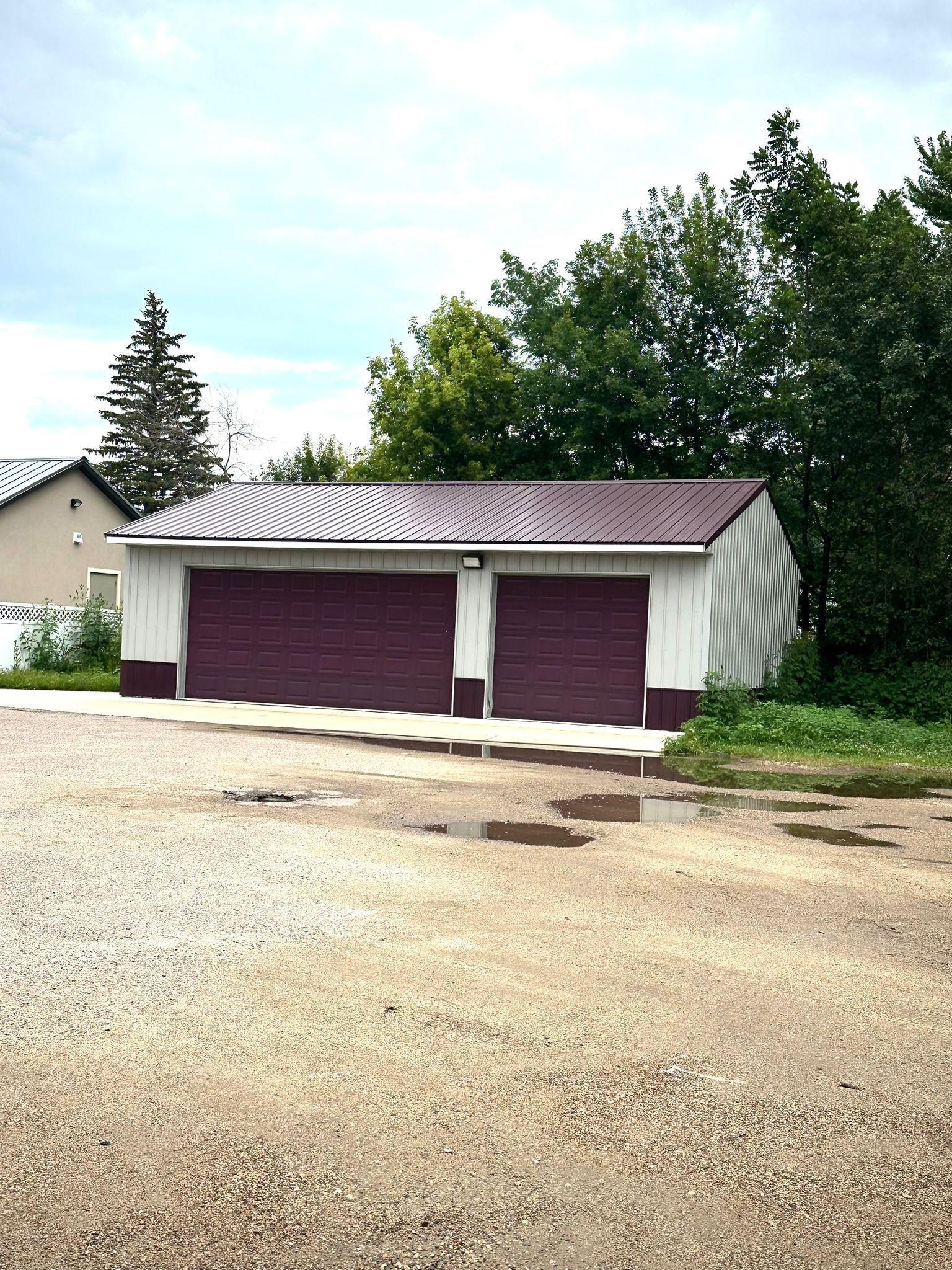 1528 Oxford Street Property Photo 11