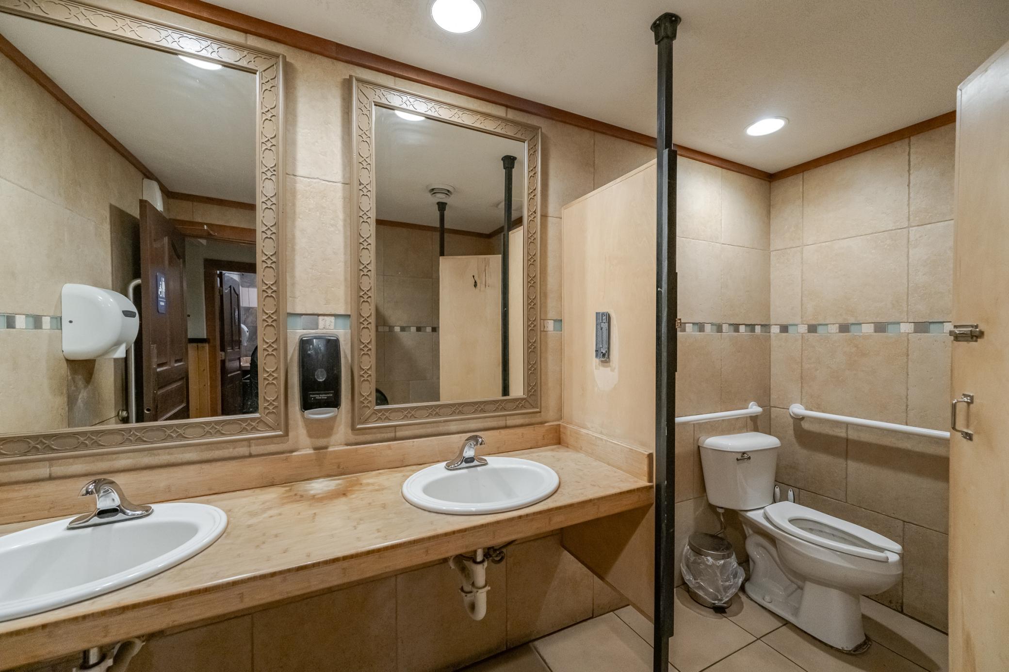 115 S Lakeshore Drive Property Photo 17
