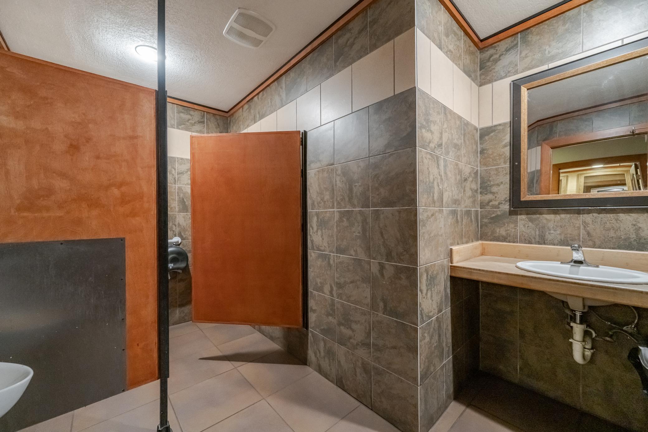 115 S Lakeshore Drive Property Photo 18