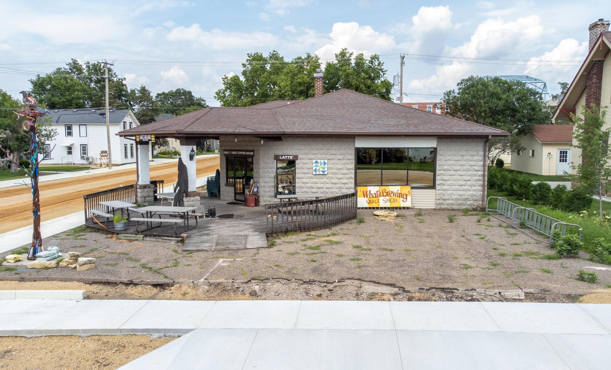 330 2nd Street Property Photo 2