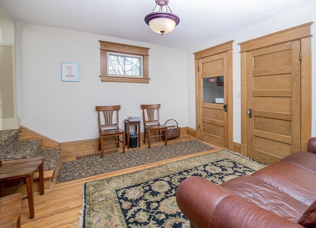 1678 Selby Avenue Property Photo 8