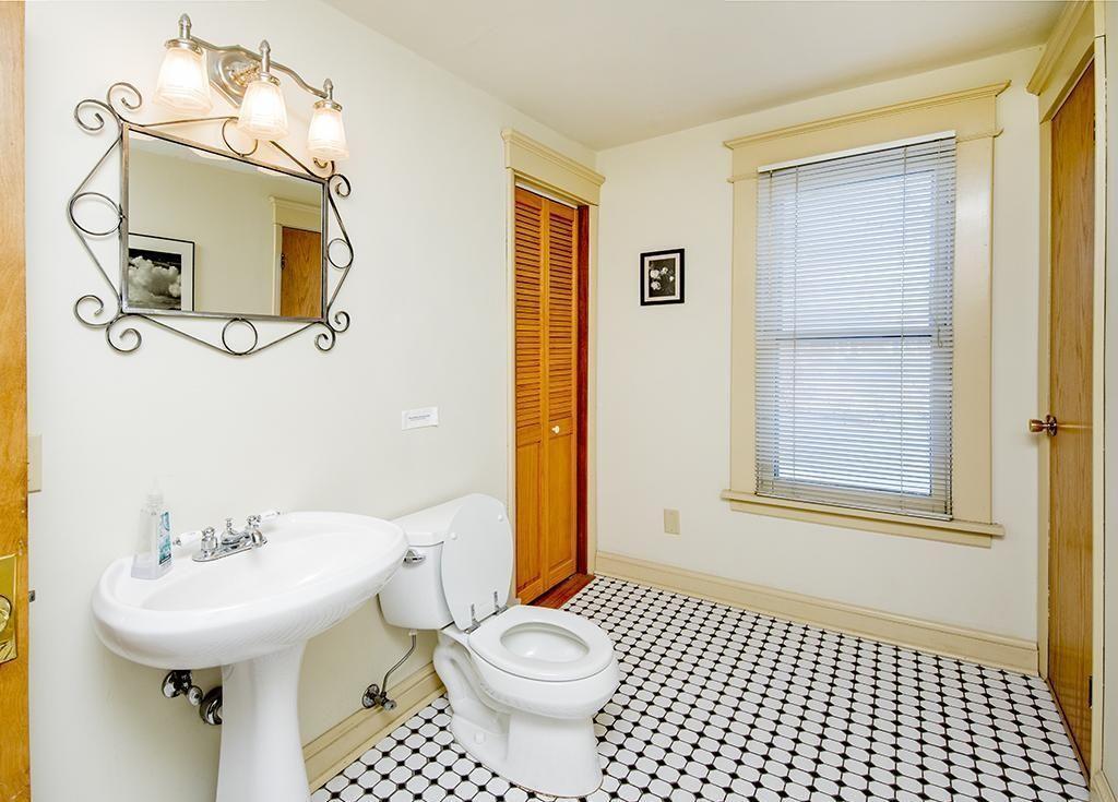 1678 Selby Avenue Property Photo 22