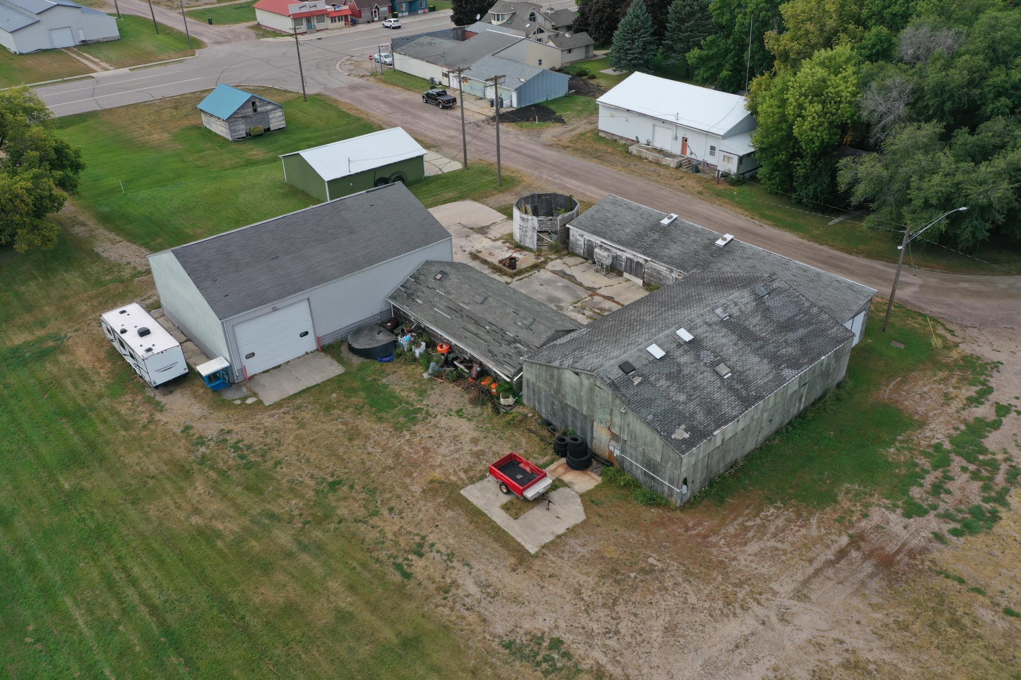 ______ Railroad Avenue Property Photo 10