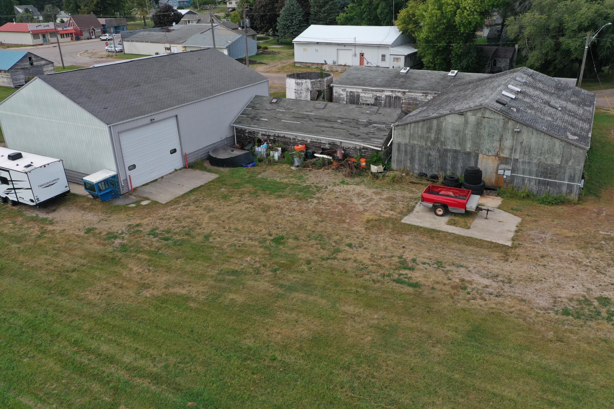 ______ Railroad Avenue Property Photo 11