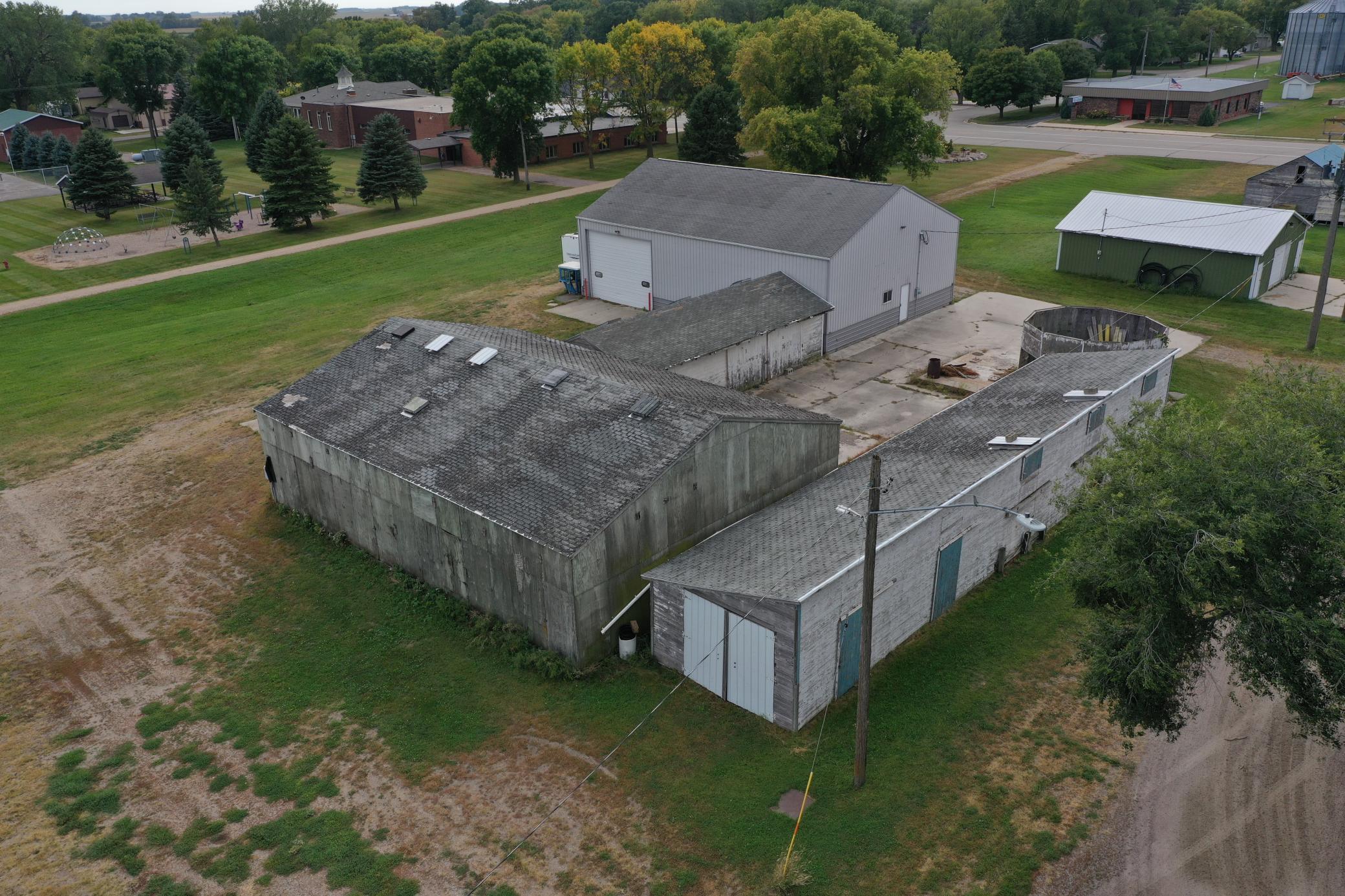 ______ Railroad Avenue Property Photo 12