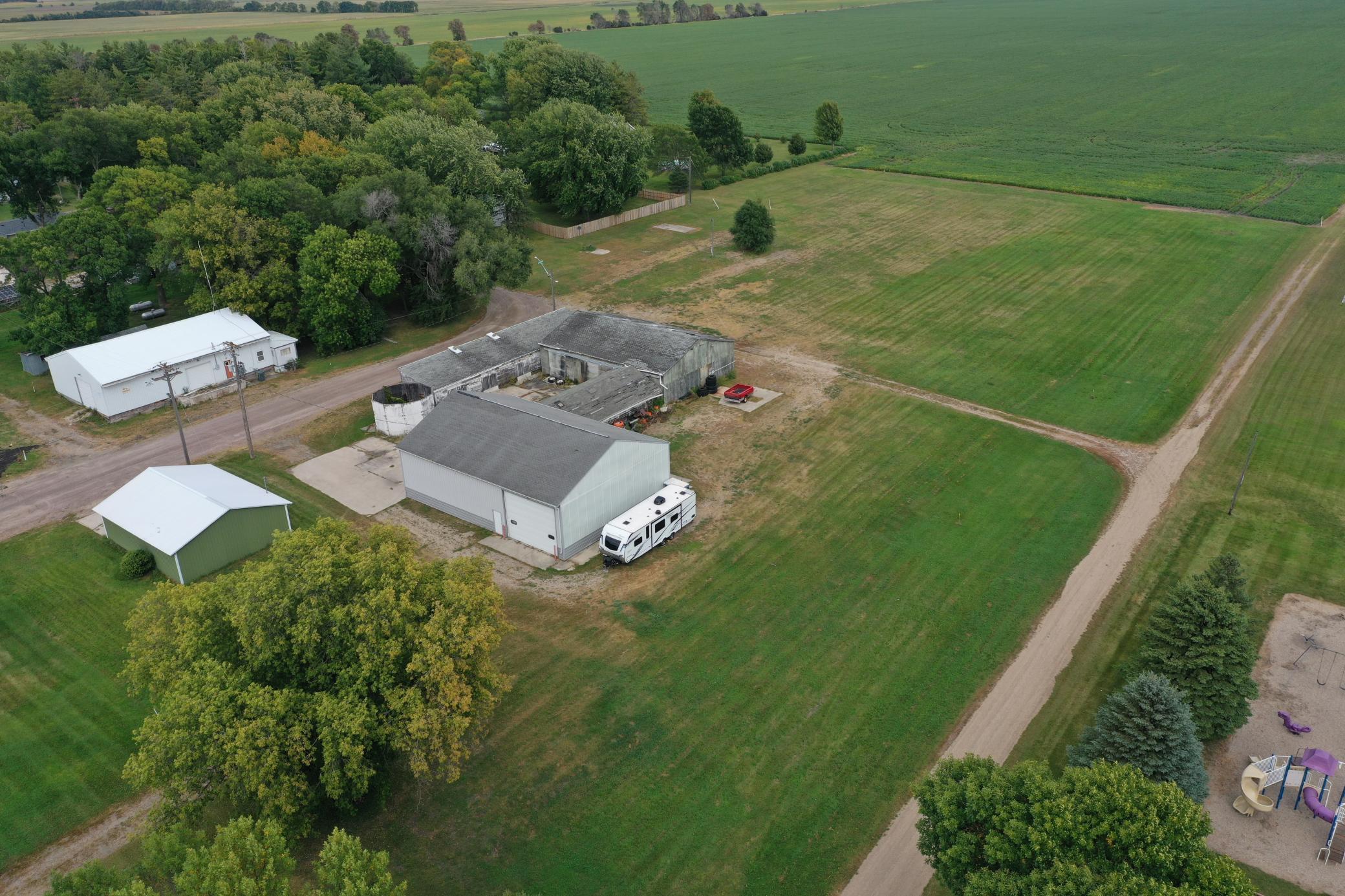 ______ Railroad Avenue Property Photo 16