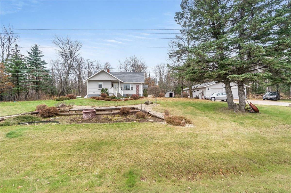 5480 Miller Trunk Highway Property Photo 6