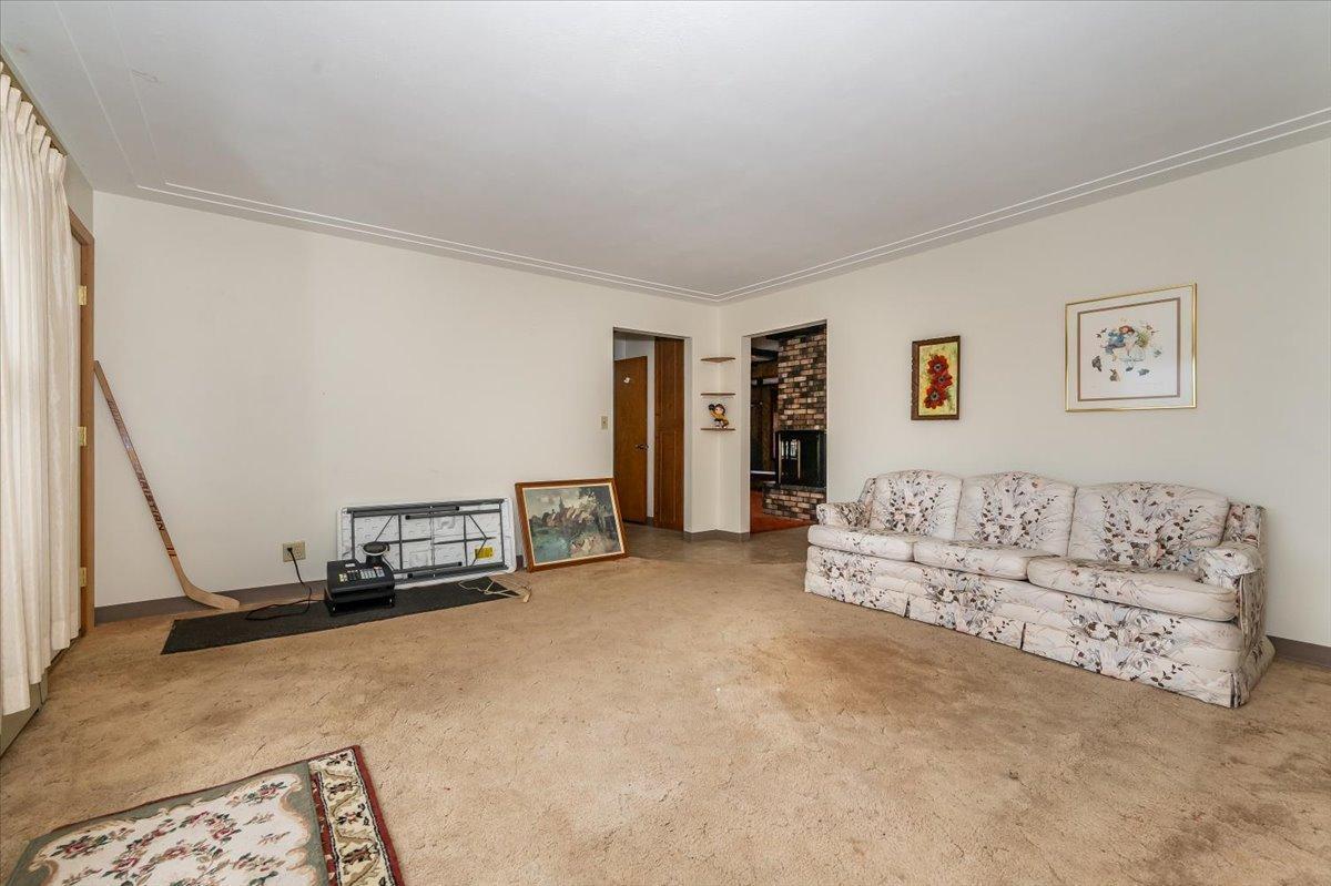 5480 Miller Trunk Highway Property Photo 9