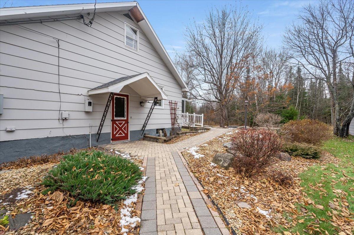 5480 Miller Trunk Highway Property Photo 20
