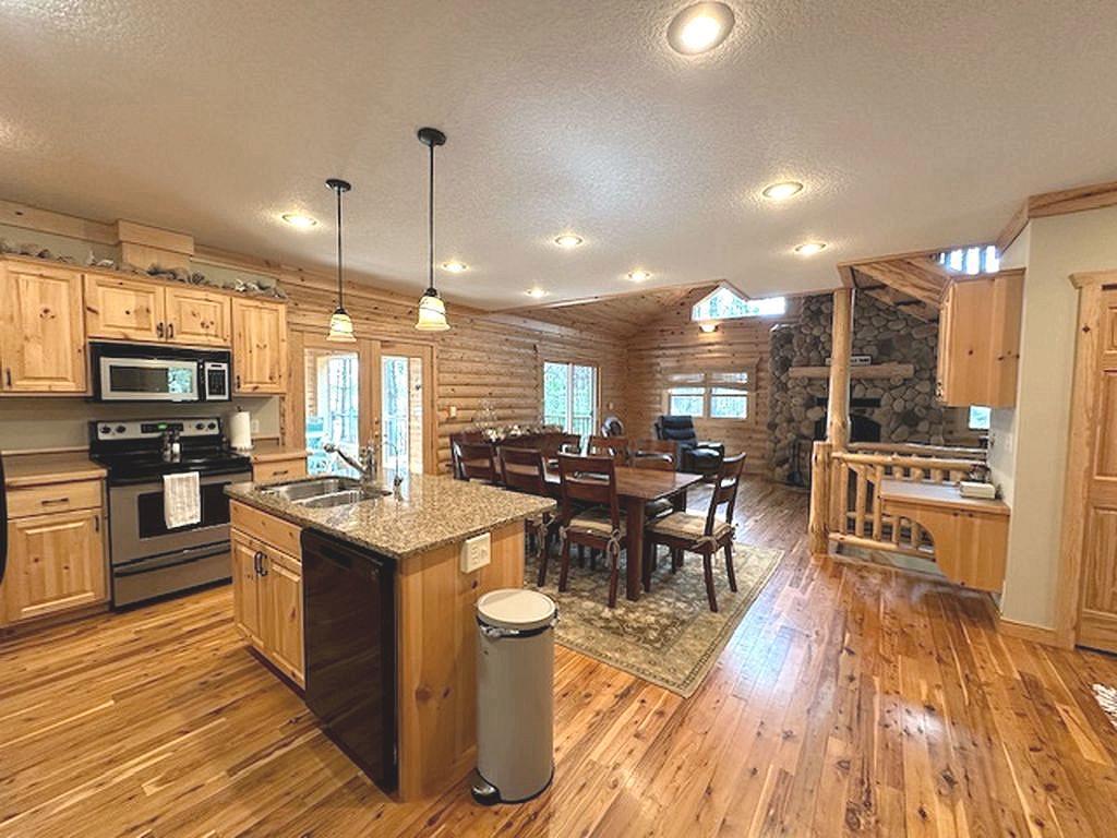22012 Excelsior Drive Property Photo 16