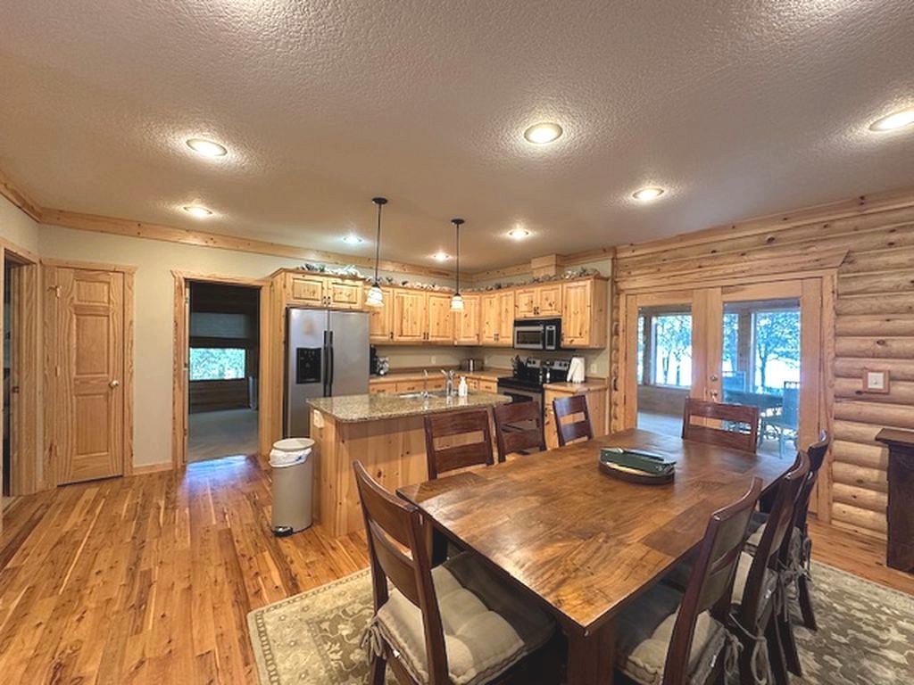 22012 Excelsior Drive Property Photo 17