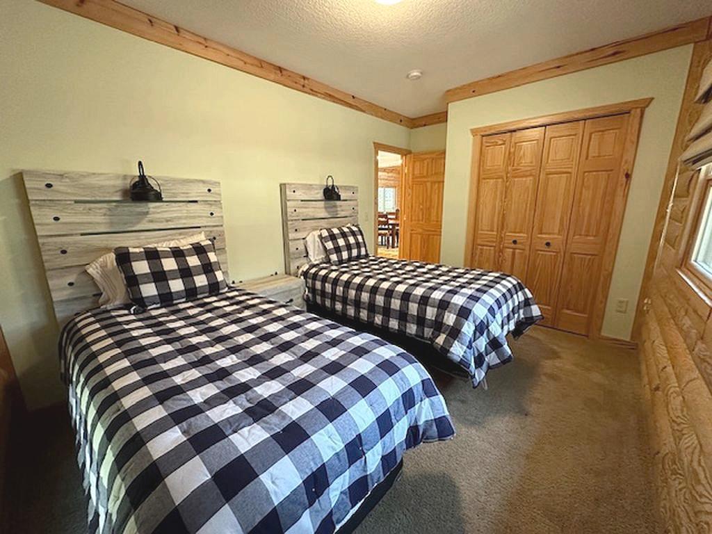 22012 Excelsior Drive Property Photo 27