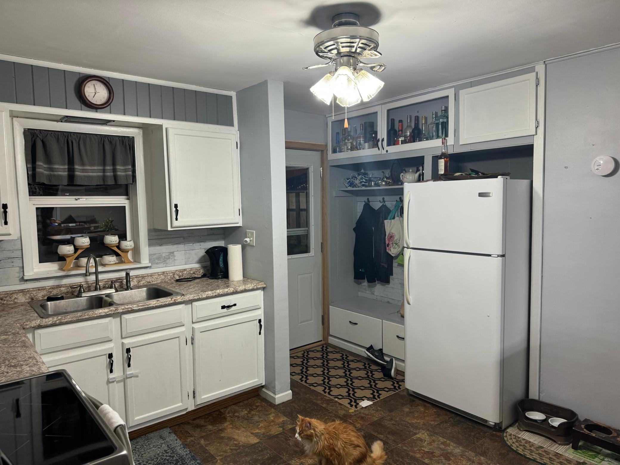 630 E Highland Avenue Property Photo 3