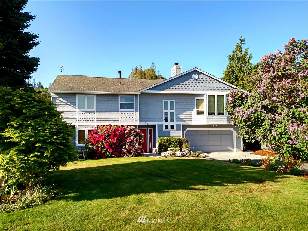 748 Bay Front Lane Property Photo 1