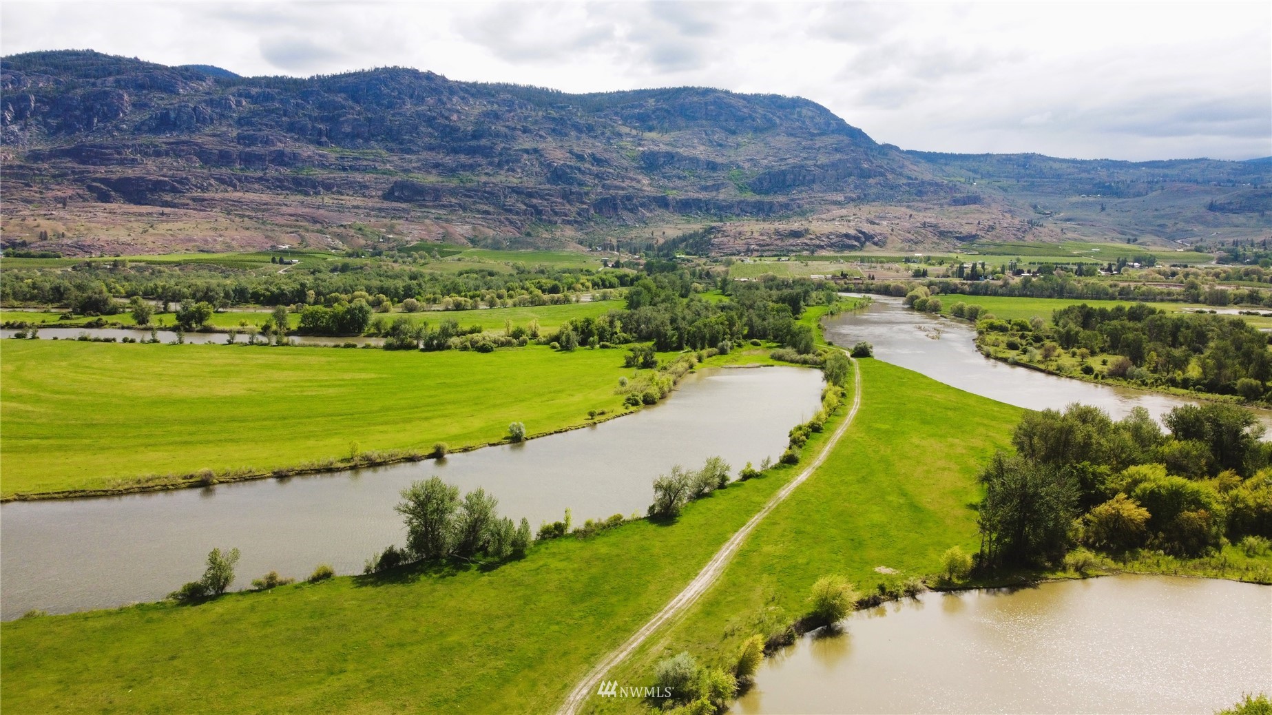 1640 Highway 7 Property Photo 10