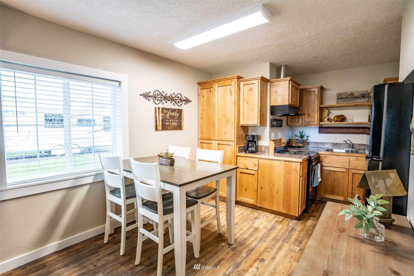 6897 E Highway 262 Property Photo 9