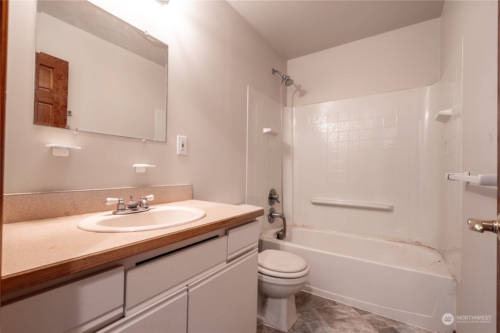 732 Satsop Road Property Photo 10