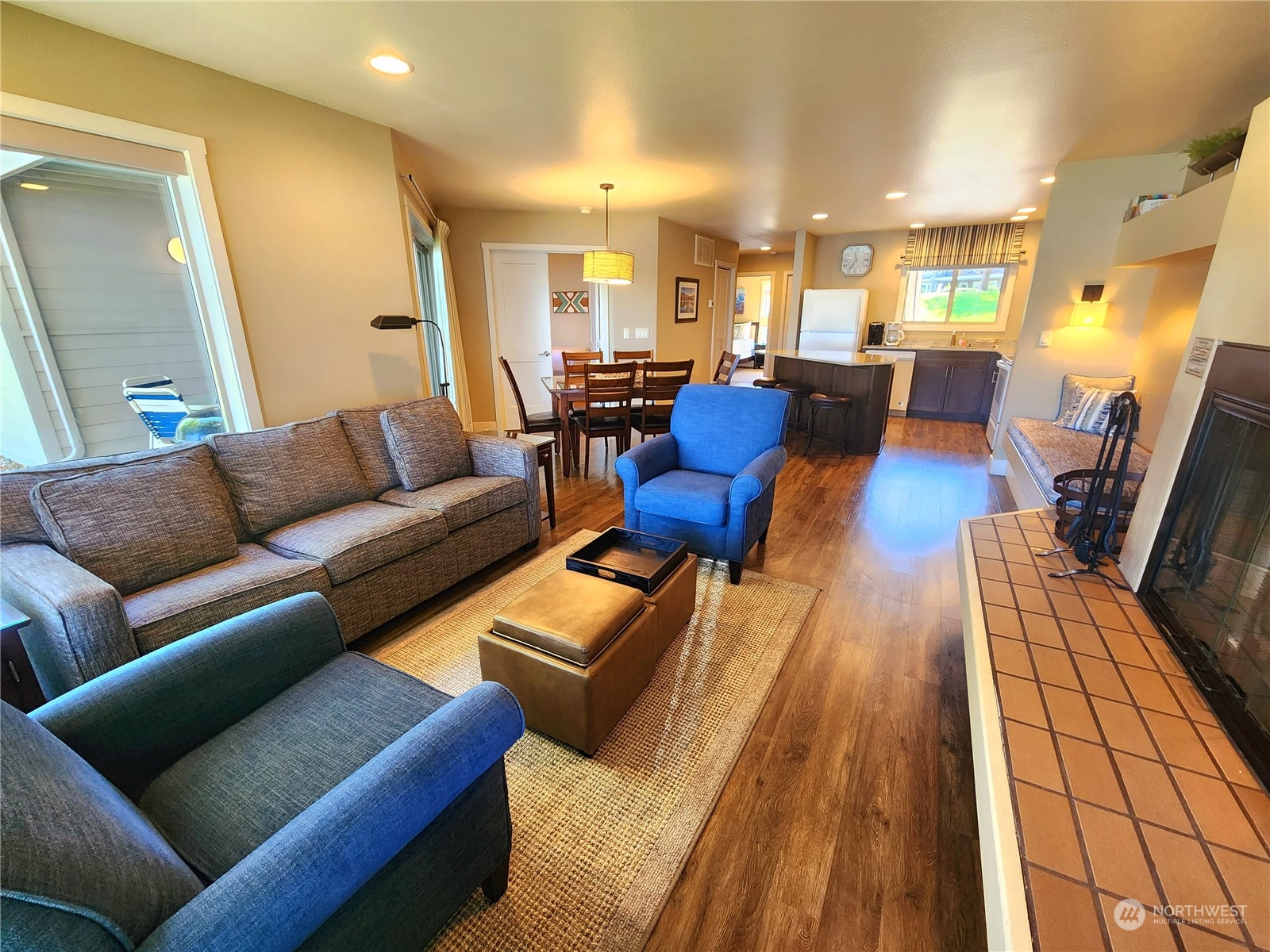 1 Beach 565-p Property Photo 6