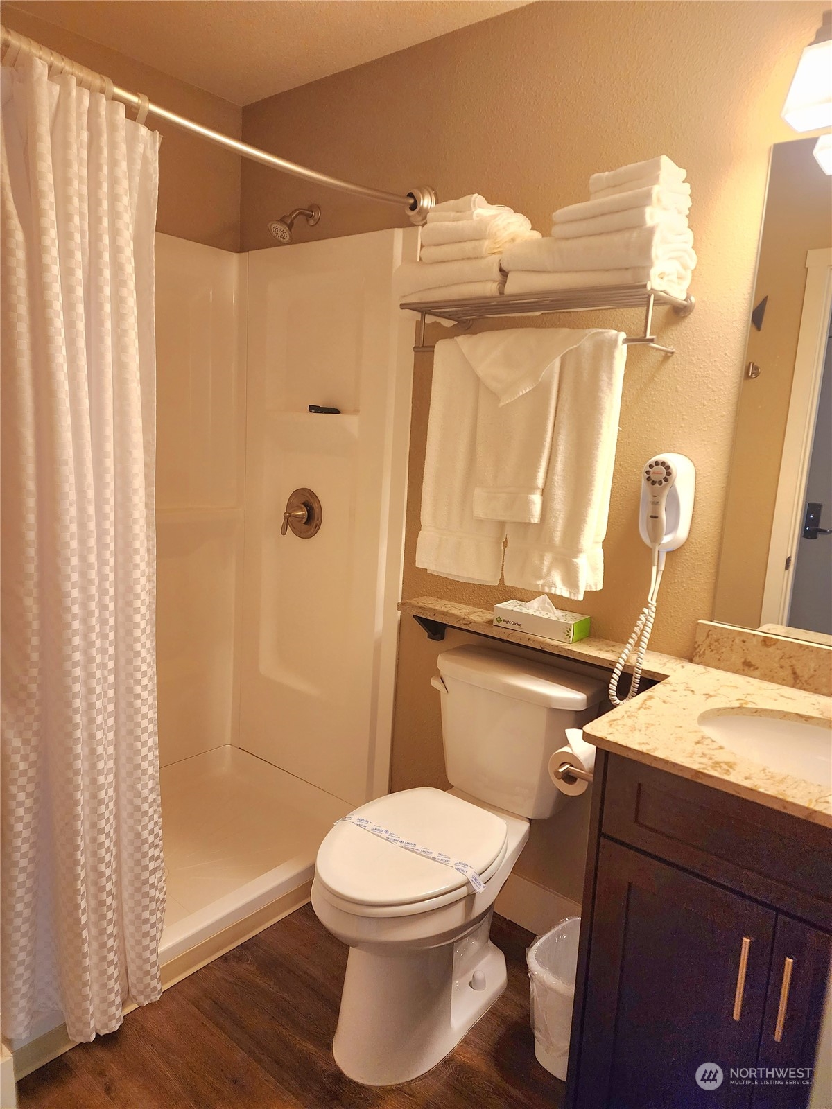 1 Beach 565-p Property Photo 15