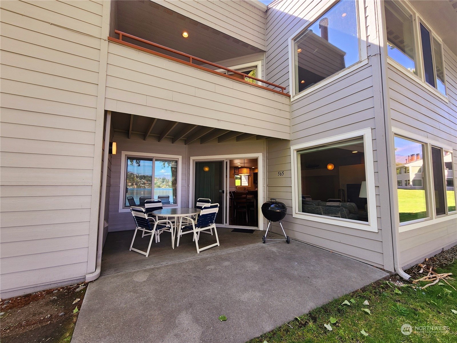 1 Beach 565-p Property Photo 17