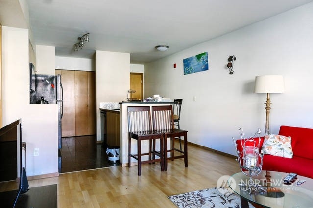 412 11th Avenue 203 Property Photo 3