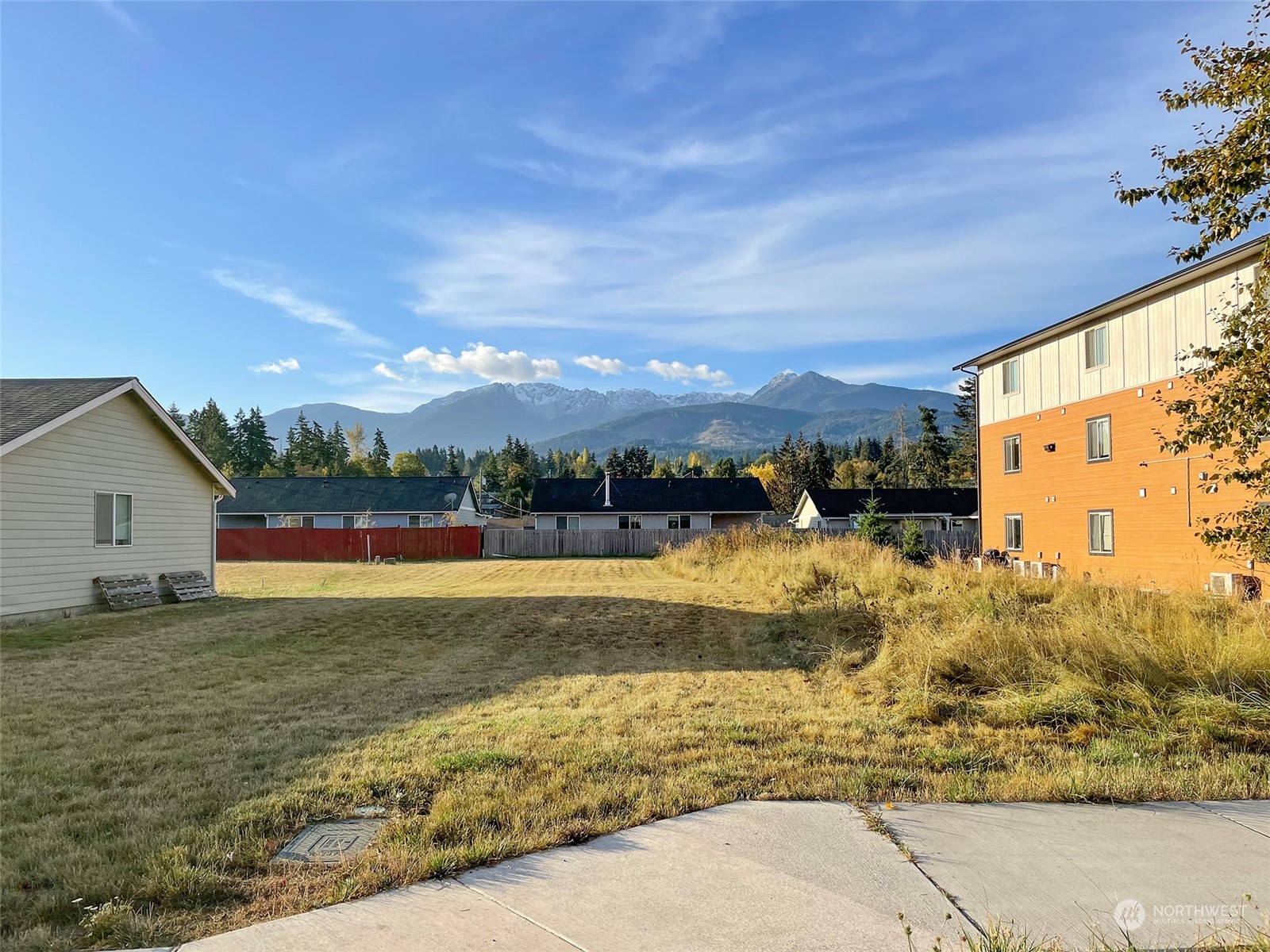 1140 E Park Street Property Photo 3