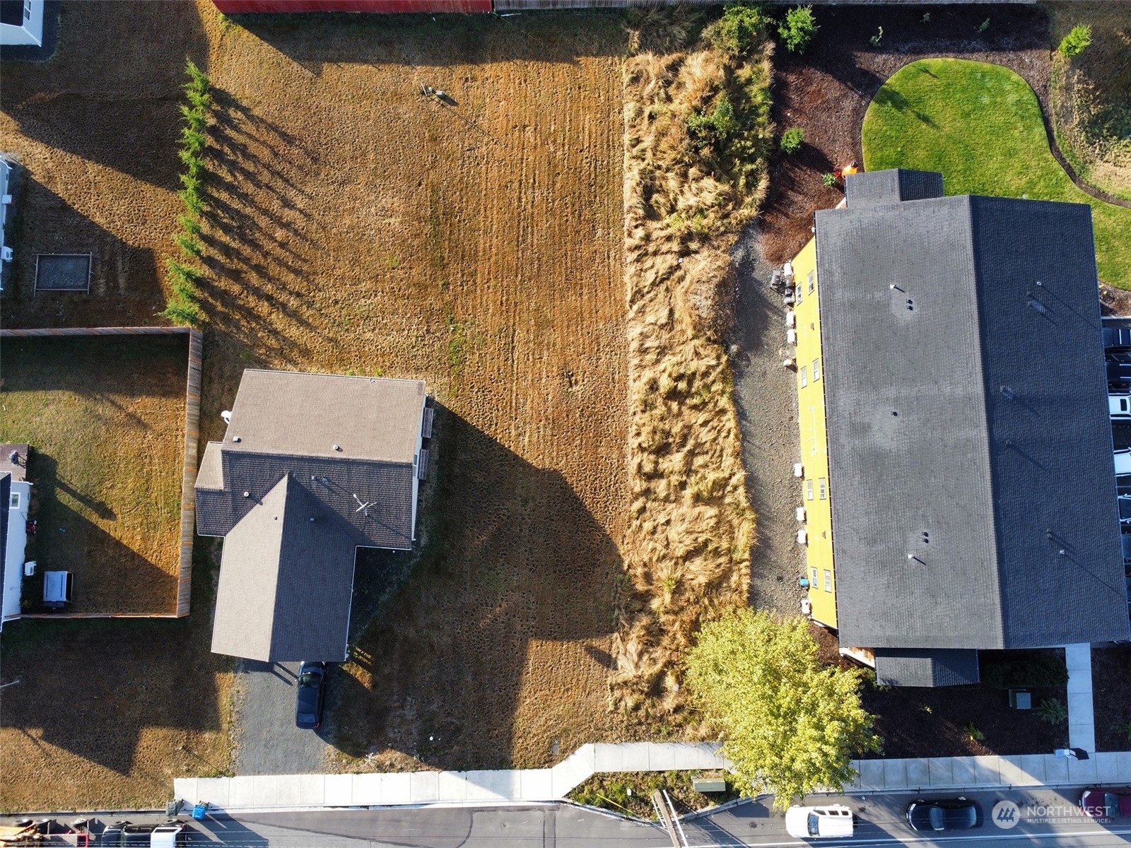 1140 E Park Street Property Photo 28