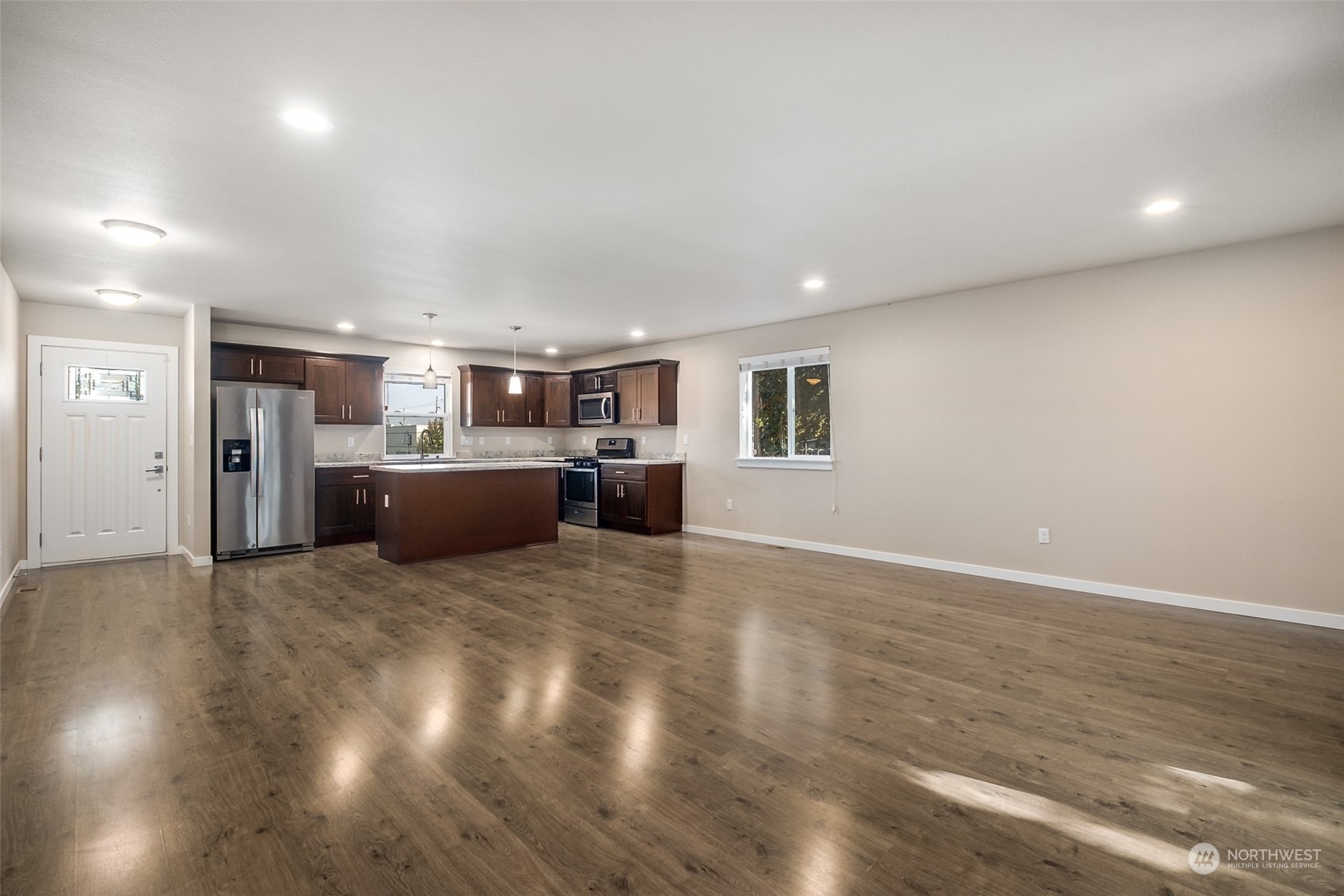 1440 E 40th Street Property Photo 4